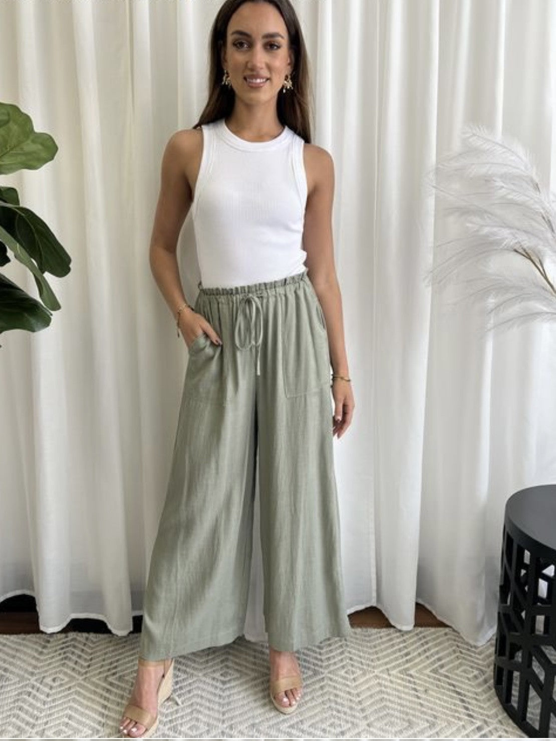 Carrie Line Pants - Khaki