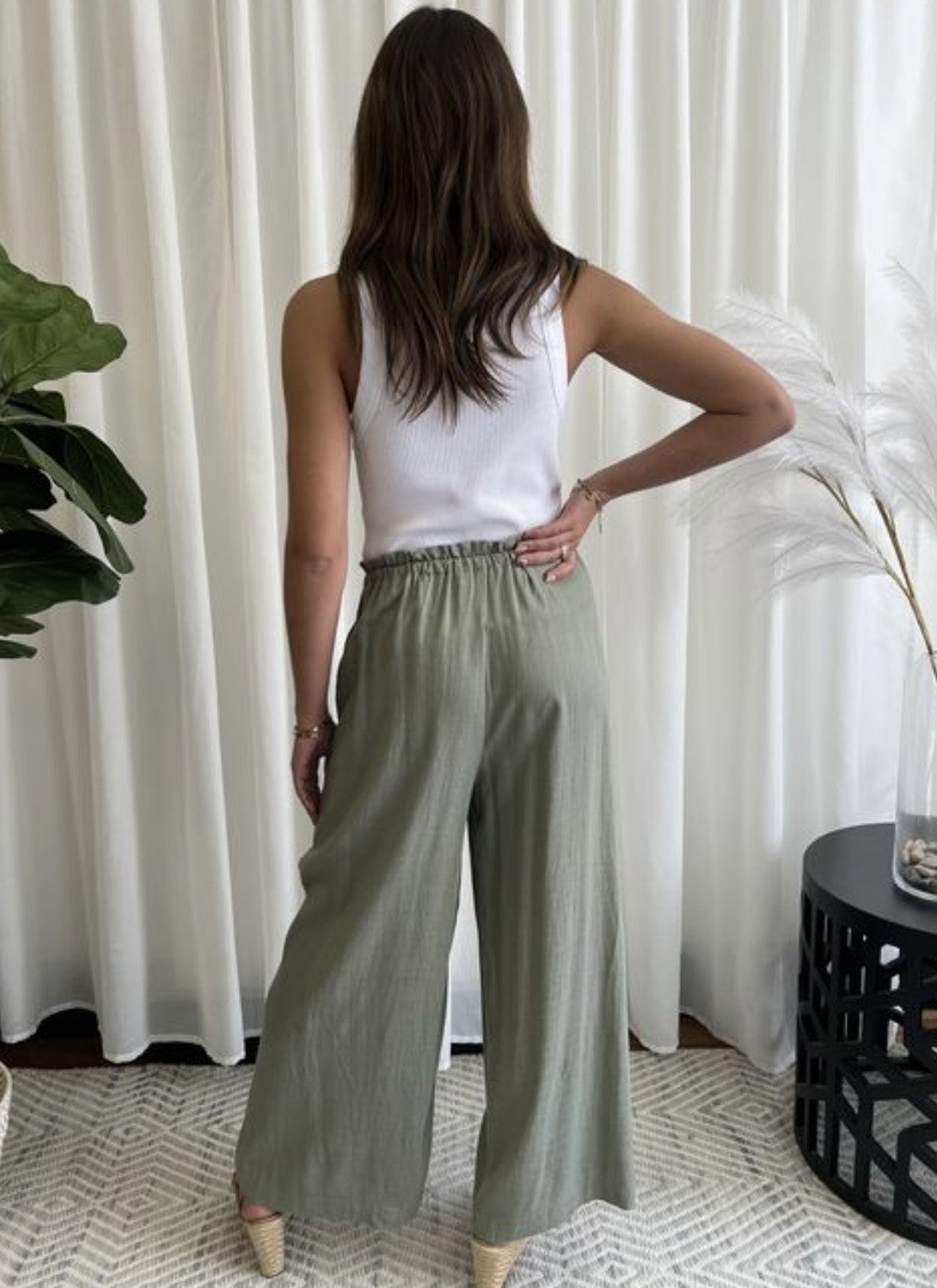 Carrie Line Pants - Khaki