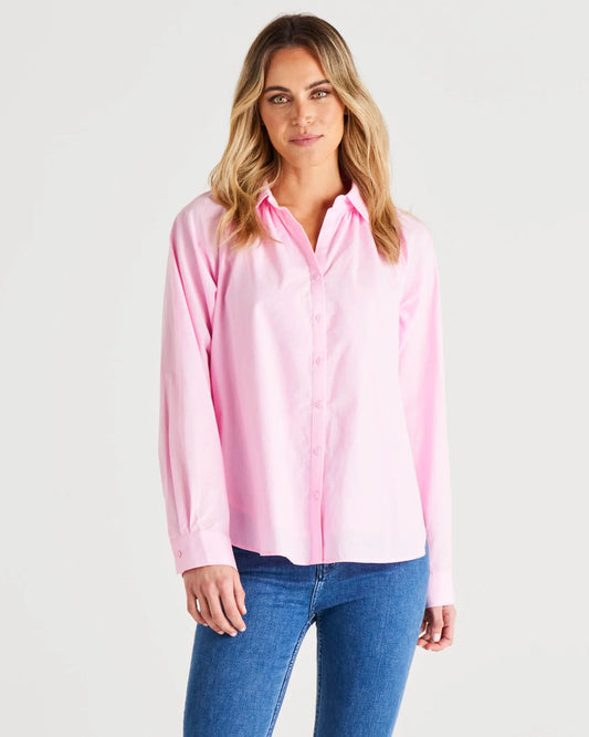 Relaxed fit cotton blouse with chic sleeve cuffs