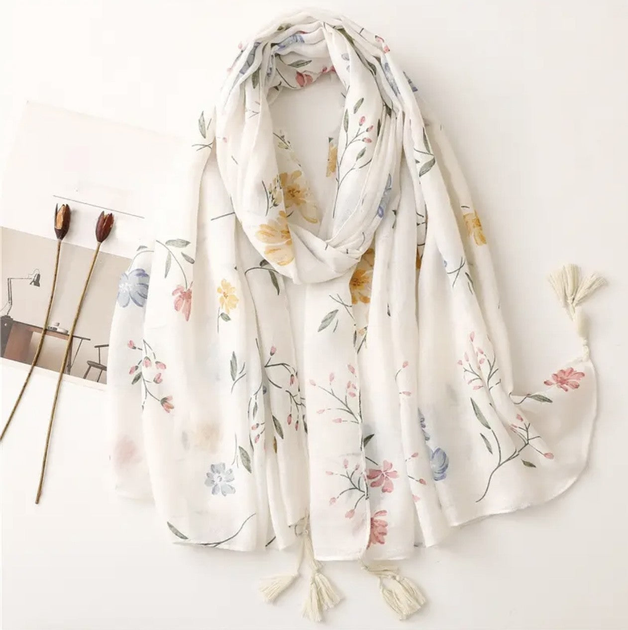 THH01 White Floral Scarf