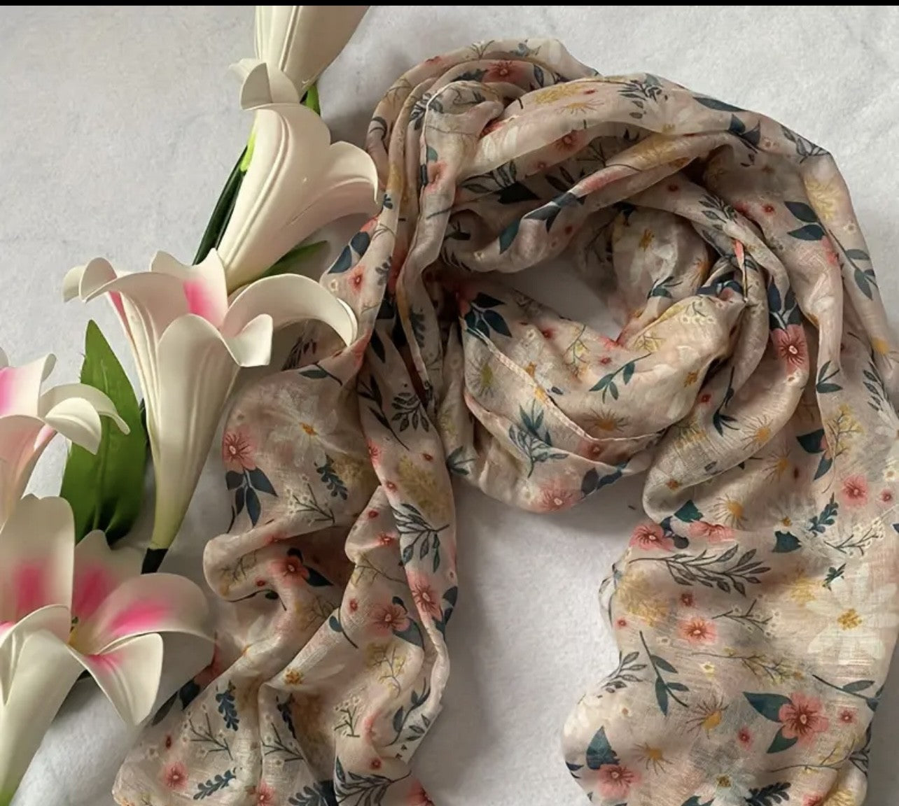 THH05 Beige, Peach Floral Scarf