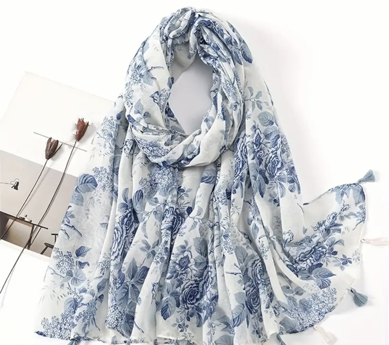 THH07 Blue and White Floral Scarf